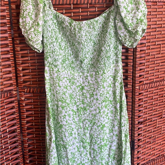Faithfull the Brand “Juniper” Green and White Floral Midi Dress - Picture 5 of 6